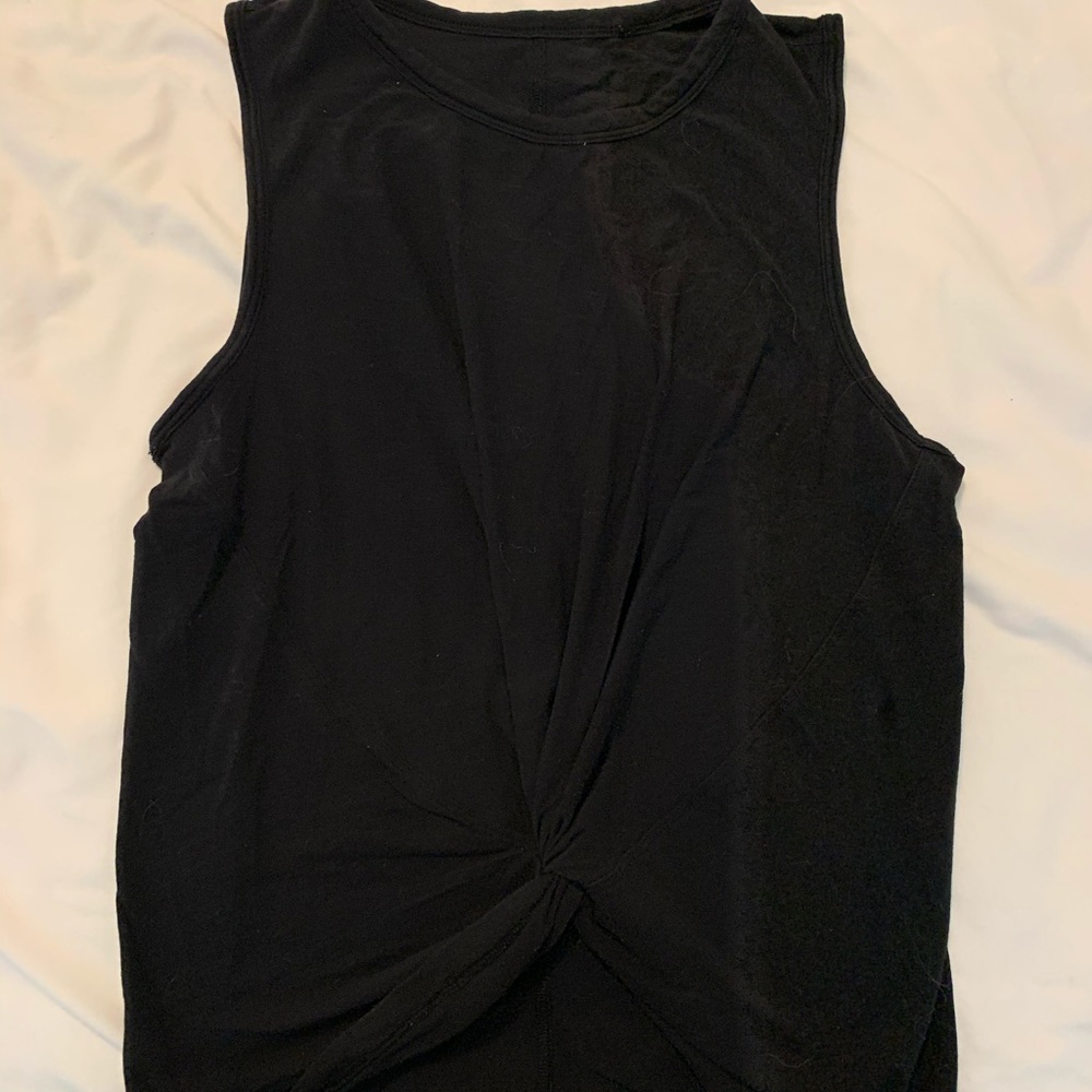 Lululemon tank with twist front detail